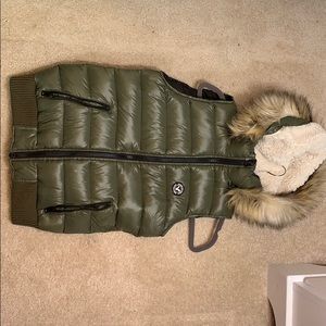 worn maybe once, American eagle vest, size small